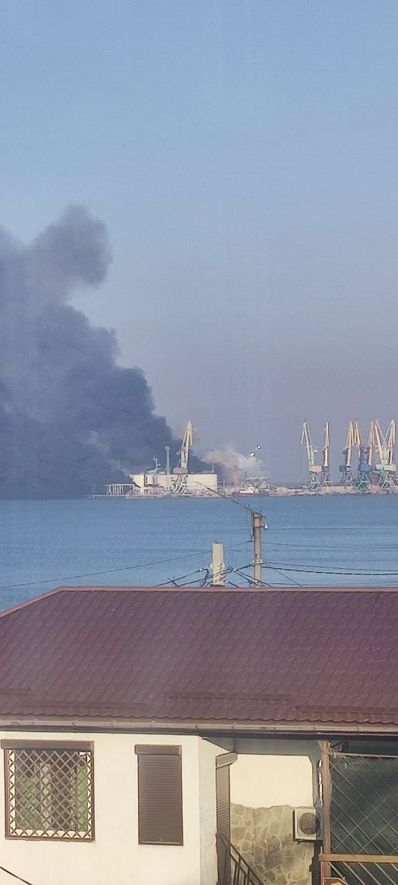 Бердянск горит порт 3