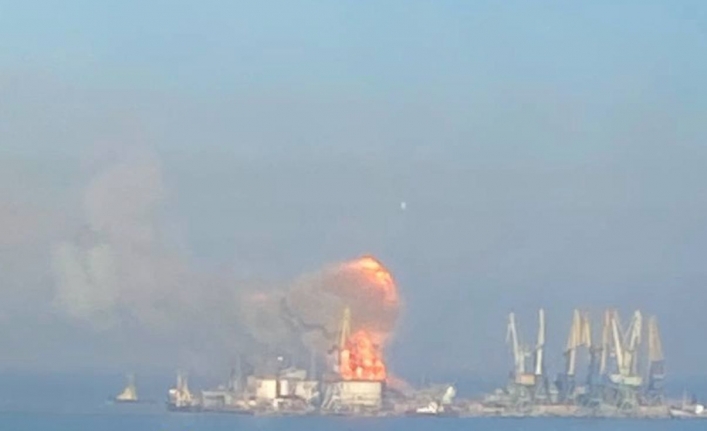 Бердянск горит порт 1