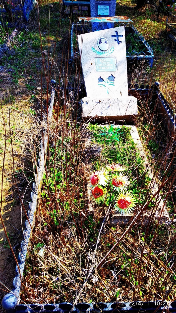 На кладбище в оккупированном Днепрорудном орудовали вандалы 2