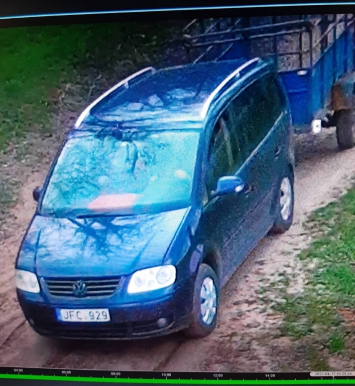В Мелитополе средь бела дня украли прицеп от автомобиля (фото)