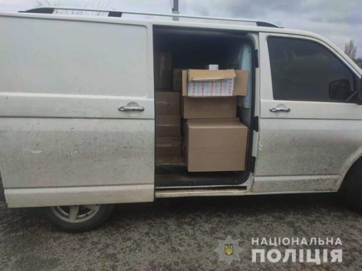 Запорожские полицейские изъяли крупную партию контрафактных сигарет