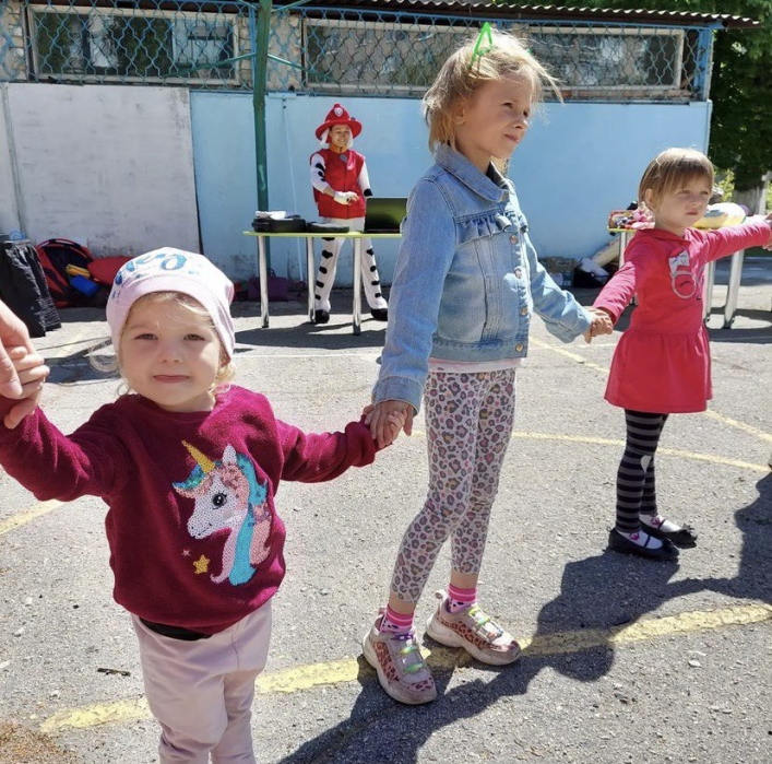 В Мелитополе устроили праздник для маленьких переселенцев из Мариуполя 2