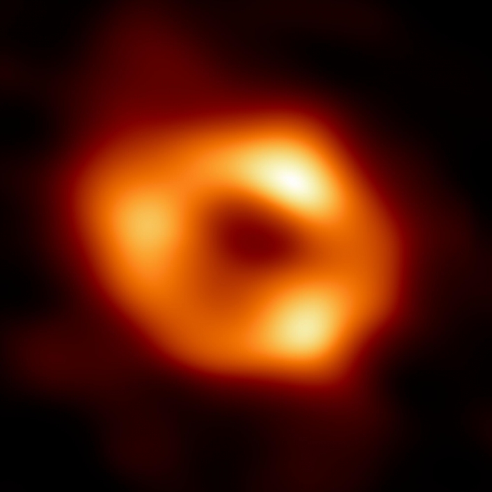 Революционное открытие. Ученые впервые сфотографировали черную дыру в центре Млечного Пути