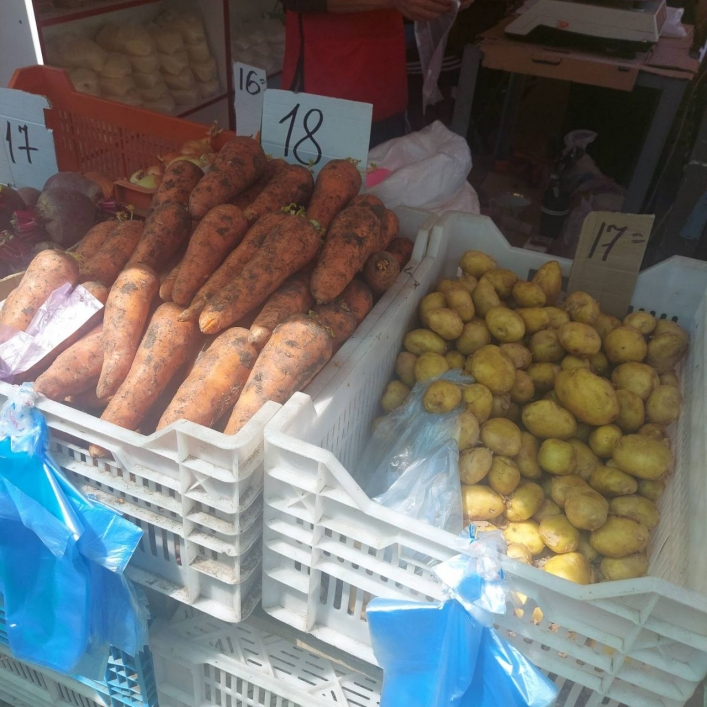 Огурцы дешевле кабачков - цены на рынках Мелитополя удивляют всю Украину (фото)