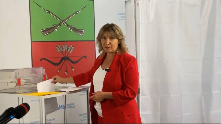 В Мелитополе коллаборантка уже отчитались о получении урн и кабинок для псевдо-референдума