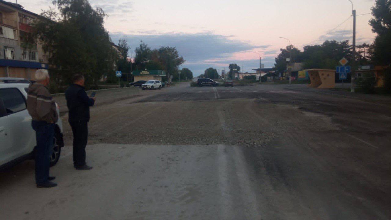 В Запорізькій області дорогу, в яку влучила ракета, відновили протягом дня(фото2)