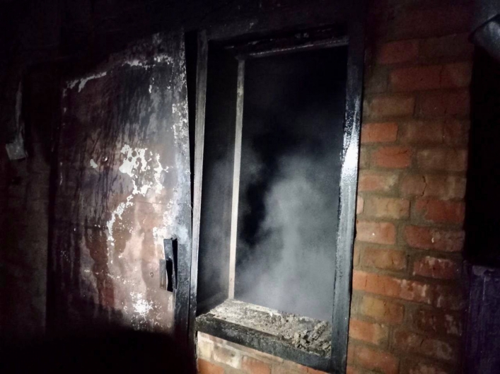 Ночью оккупанты обстреляли Запорожскую область – пожар охватил частный дом  1
