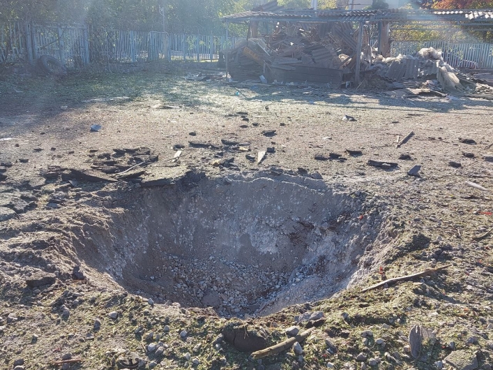 В Запорожье из-за ракетного удара разрушена автостоянка: более десятка автомобилей повреждены 2