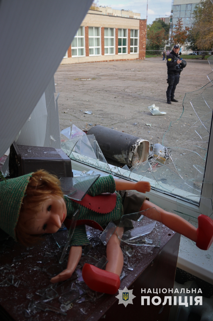 В результате утреннего обстрела Запорожья пострадали полицейские и гражданские 3