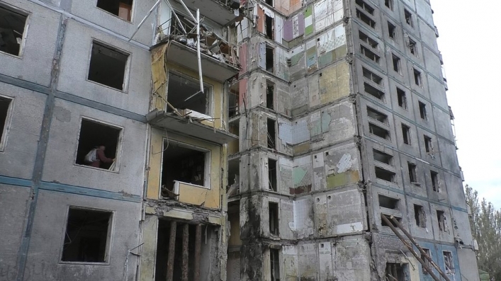 Разрушенная многоэтажка в Запорожье 