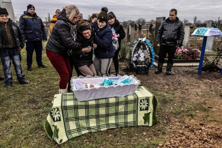 В Вольнянске простились с новорожденным, погибшим из-за российской ракеты