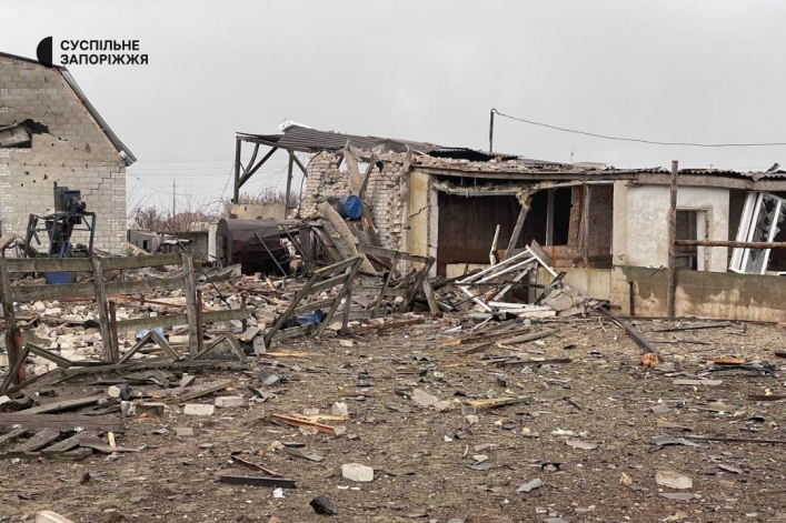 российские оккупанты разрушили ферму под Запорожьем