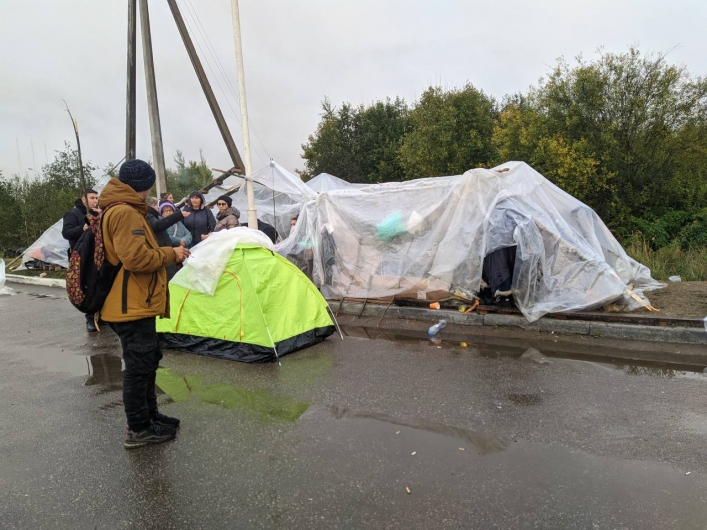 Трое суток жили в самодельной палатке и спали на полу на заправке – парень из оккупированного Мелитополя рассказал о своем пути к свободе 15