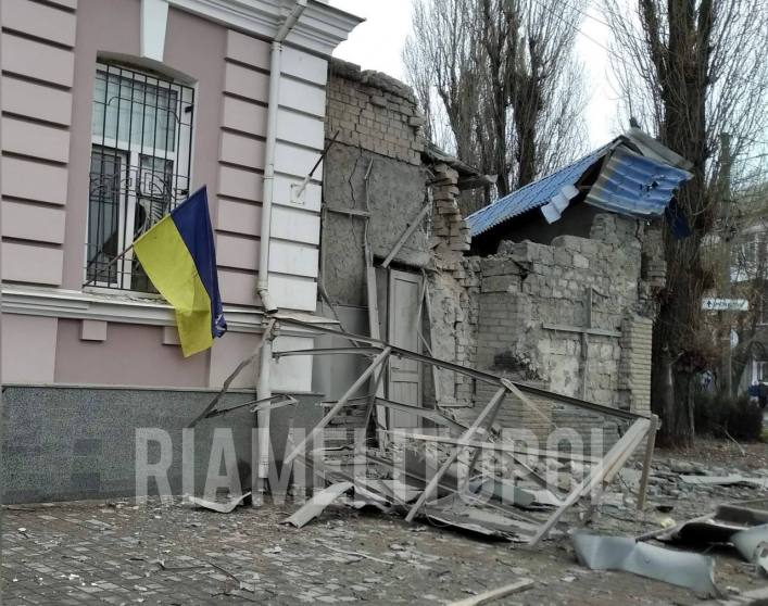 А вже 25 лютого пролунали вибухи неподалік батьківського будинку Віталія. Рашисти розстрілювали будівлю СБУ.