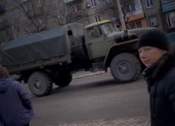 Из россии оккупанты перебрасывают технику на Запорожское направление