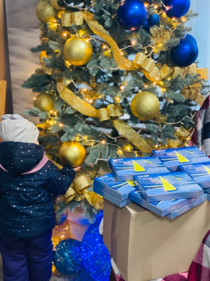 «Дом там, где живут мечты»: маленькие переселенцы из Мелитополя получили символические подарки (фото) 