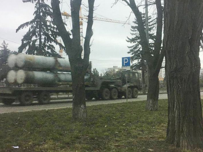 Третий день рашисты перекидывают ПВО из Мелитополя на Донецкое направление (фото)