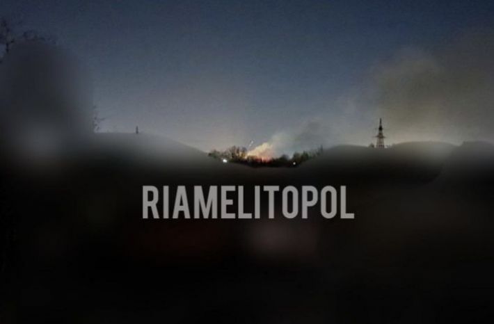 В Мелитополе оккупанты ушли в запой после разгрома ВСУ вражеского склада с боеприпасами (фото)