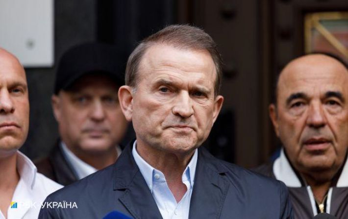 Зеленский лишил гражданства Медведчука и еще трех украинских политиков