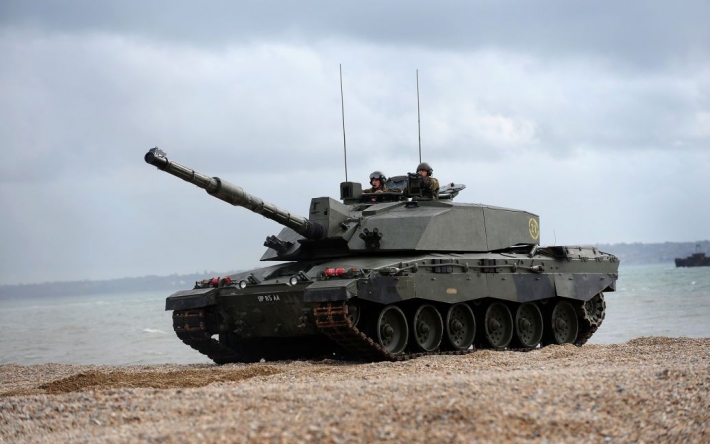 Правительство Британии впервые подтвердило, что планирует предоставить Украине танки