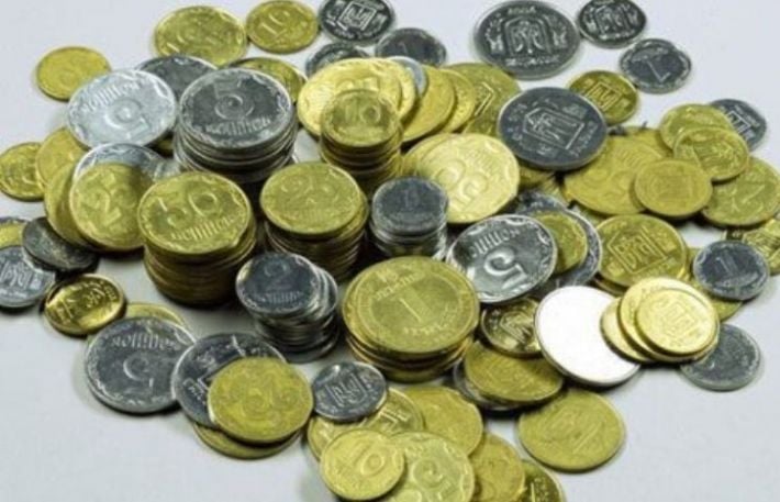 Не більше 400: під Мелітополем рашистські банки змушують рахувати монети