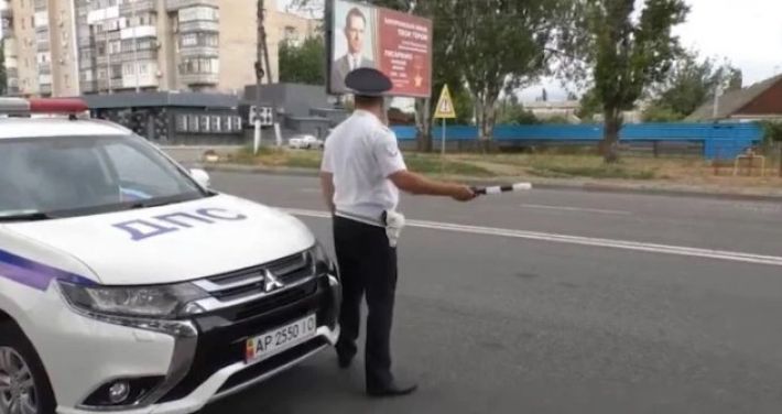 В Мелитополе полицаи забирают автомобили из-за отсутствия доверенностей