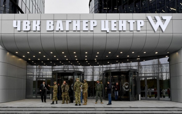 "Вагнер" отдает пустые гробы родственникам погибших в Украине наемников-заключенных — СМИ