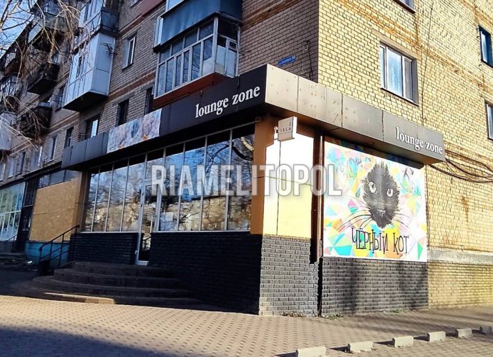 В Мелитополе военные рф отжали очередной офис, а бизнесмены открывают новые кафе (фото)