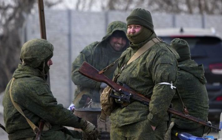 Без бронежилетов и техники. Россияне привезли пополнение живой силы в Херсонскую область