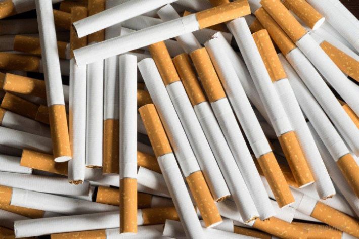 У Мелітополі злетіли ціни на сумнівні цигарки  (фото)