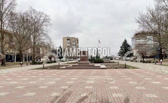 В Мелитополе коллаборанты клянут гауляйтеров за демонтаж памятника Тарасу Шевченко (фото)