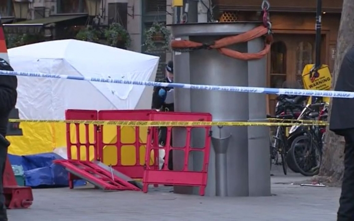Общественный туалет убил мужчину в центре Лондона: видео