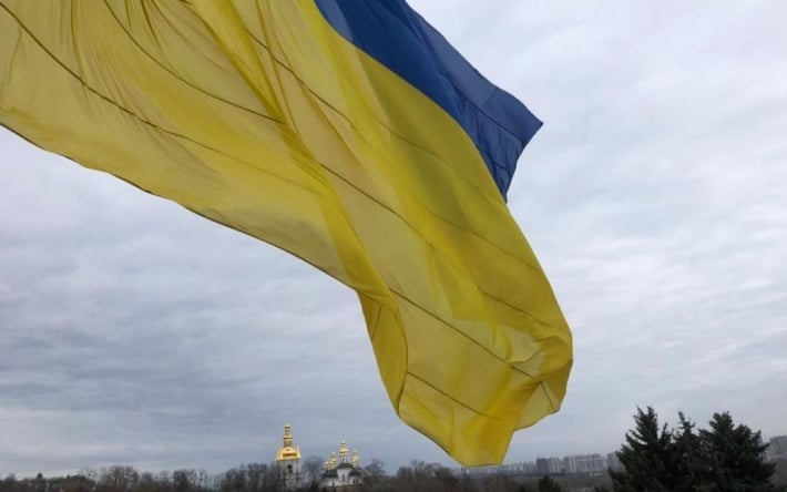 В Одессе парень снимал флаги Украины: мотив его поступка удивляет