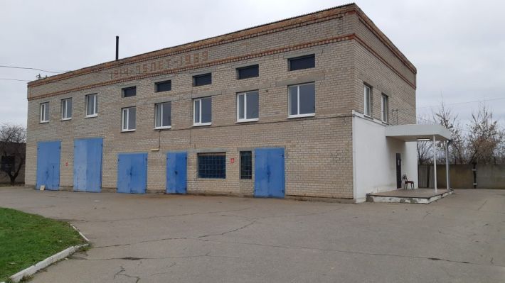 В оккупированном Мелитопольском районе через аукцион продают производственное помещение (фото)