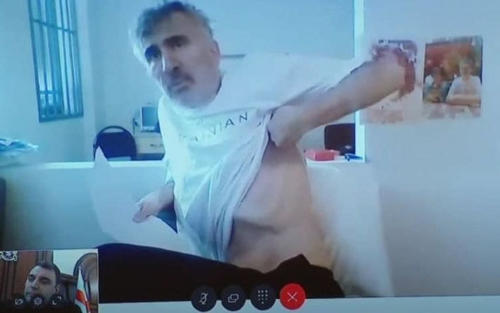 Зеленский заявил о публичных пытках Саакашвили со стороны властей Грузии: "Их цель – его убить"