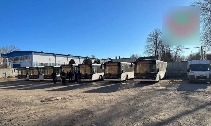 В Мелитополе оккупанты нашли применение подозрительным автобусам (фото)