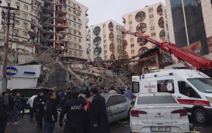 Разрушительное землетрясение в Турции: в МИД сообщили о вероятной гибели украинцев