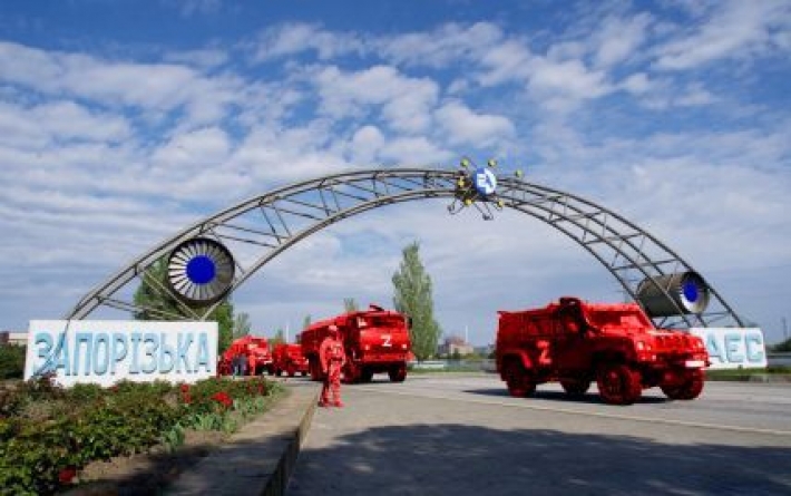 Оккупанты завезли на Запорожскую АЭС партию оружия и военной техники