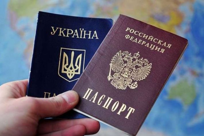 В Мелитополе люди вынуждены хитрить, чтобы не получать паспорт рф (фото)