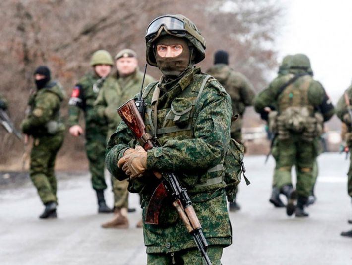 Оккупантам в Мелитополе пришлось оправдываться за маски-шоу с обыском на ГУП «Государственный зерновой оператор»