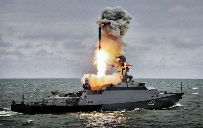Росія тримає у Чорному морі десяток кораблів: серед них є ракетоносії