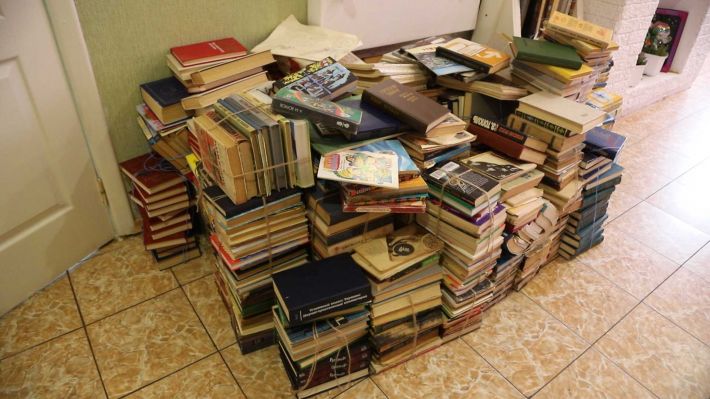 Усім миром – рашисти в Якимівці вирішили питання з дефіцитом книжок за рахунок місцевих жителів (фото)