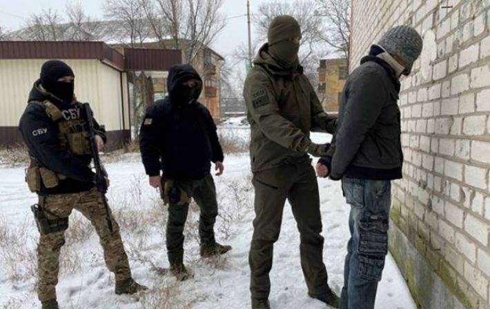 Корегували російські обстріли: у Донецькій області затримали трьох ворожих інформаторів