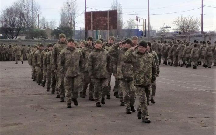 Мобилизация в Украине: какие профессии имеют право на "бронь"