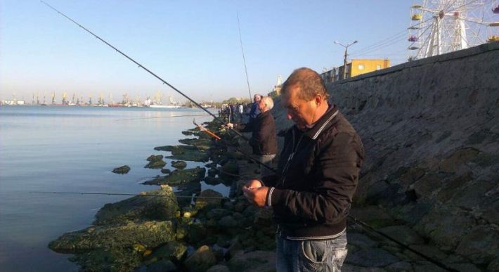 Окупанти забороняють бердянцям ловити рибу в морі