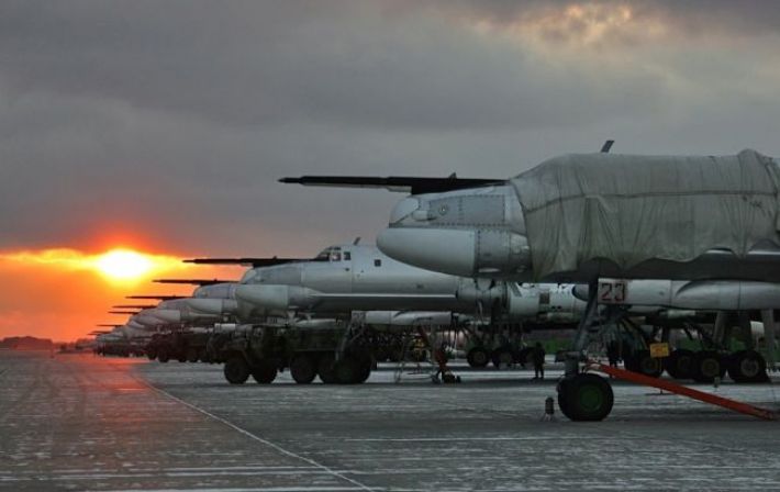Стало известно, куда россияне могли переместить авиацию после взрывов в Энгельсе