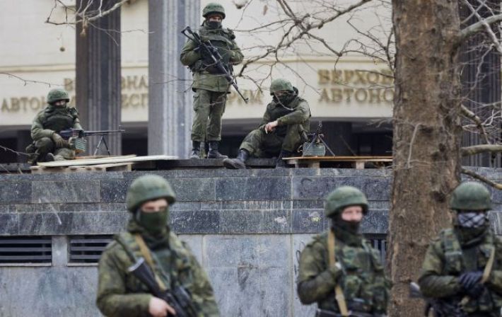 Оккупанты готовятся к боям за Крым: на возведение фортификаций привезли 150 срочников