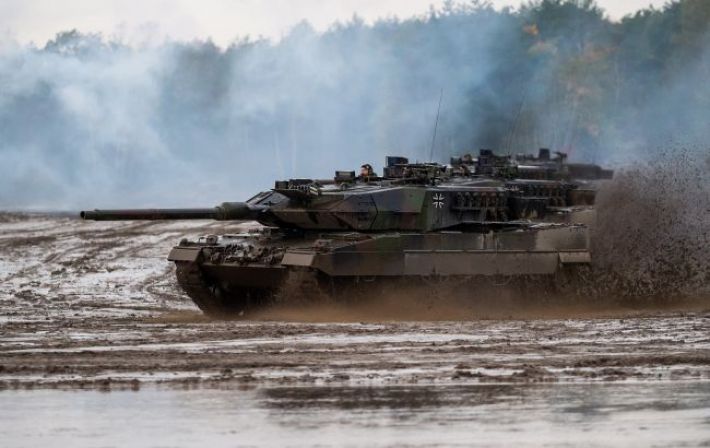 Голова Міноборони Німеччини впевнений, що Україна може отримати два батальйони Leopard 2