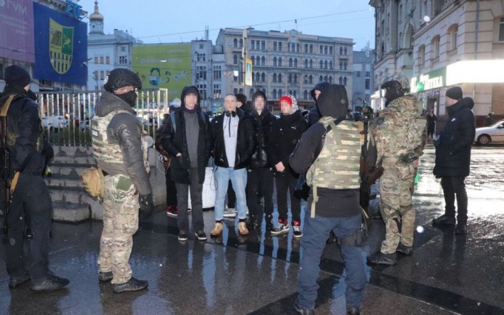 Специфічно вдягаються та влаштовують масові бійки: Україною шириться субкультура ПВК 
