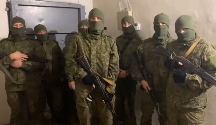 "Вторая" армия мира в Мелитополе показала, как попрошайничает на камеру